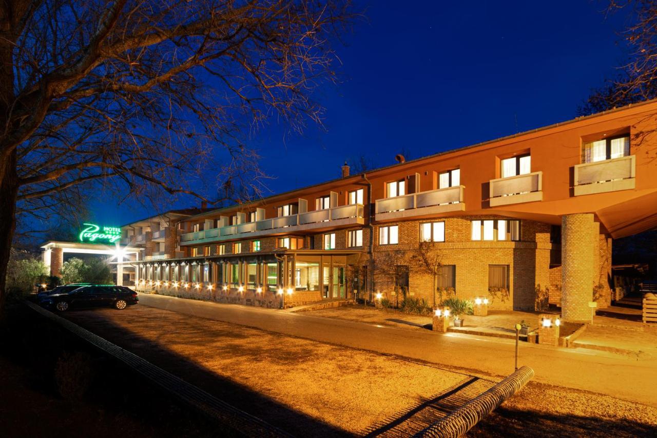 Hotel Pagony Wellness Nyíregyháza Exterior foto